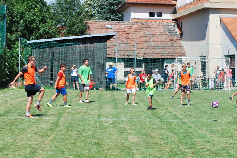 Malí, menší i ti trochu větší v plném nasazení si nedarovali nic zadarmo