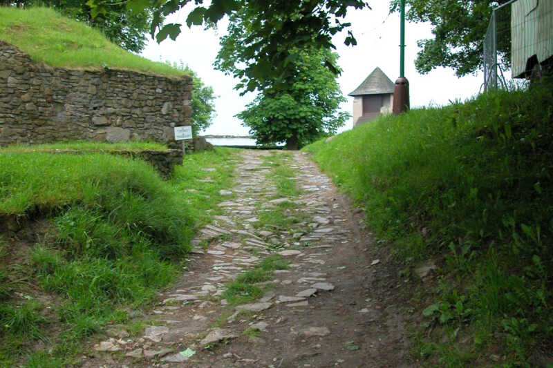 Cesta k hradu