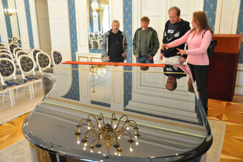 Lesk jako blesk - inu klavír- A když se chce, umí hrát úplně sám