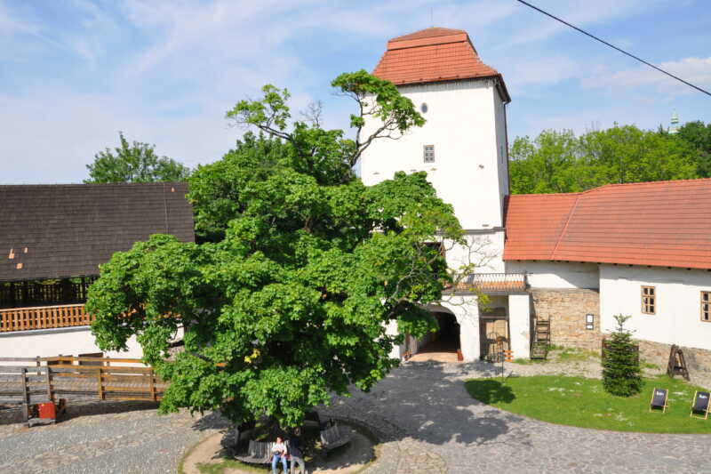 Slezskoostravský hrad - už za pár týdnů bude znovu krásně zelený